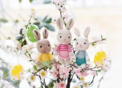 Nici 47513 Happy Bunnies Bunny Hase Braun Gelbes Shirt 15cm Plüsch Kuscheltier -Nici Gmbh 47513 06 47512 47511 Milieu 2048x1487