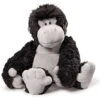 Nici 48392 Gorilla Milo 25cm Plüsch Kuscheltier Schlenker Wild Friends -Nici Gmbh 48392 01 HA Frei 2048x1722