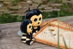 Nici 48733 Glubschis Meadow Biene Miss Bizz 15cm Plüsch Kuscheltier GREEN 11 Nici 48733 Glubschis Meadow Biene Miss Bizz 15cm Plüsch Kuscheltier GREEN -Nici Gmbh 48736 10 48733 Milieu 2048x1366