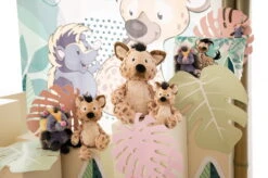 Nici 48864 Tenrek Terek 25cm Mit Einrollfunktion Plüsch GREEN Wild Friends -Nici Gmbh 48860 10 48865 48866 48867 48863 48864 Milieu 2048x1356 4