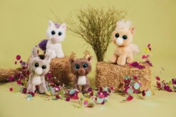 Nici 49286 Glubschis Pony Miss Cinnamon 17cm Stehend Plüsch Kuscheltier GREEN -Nici Gmbh 49288 10 49287 49289 49286 Milieu 2048x1365 3